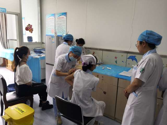 21点策略指南站
为医务人员免费接种流感疫苗
