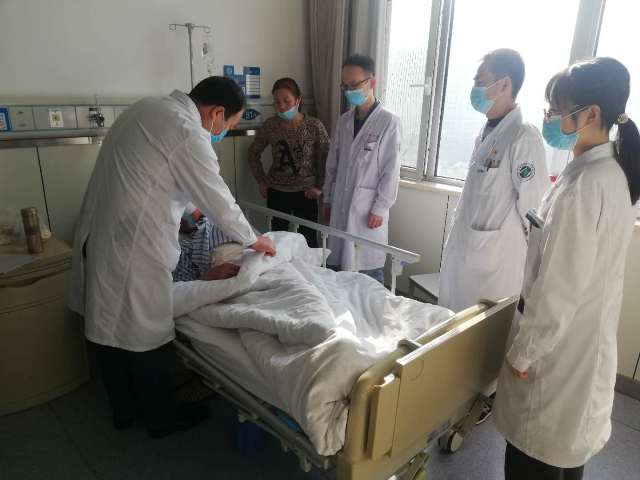 21点策略指南站
普外科一病区成功实施一例腹腔镜下探查肝脏异物取出术