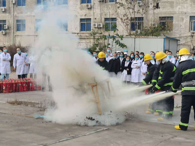 陕西省第四人民21点基本策略
开展“119消防安全月”消防知识培训及灭火实战演练