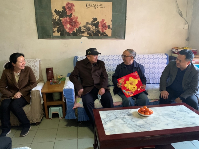 21点基本策略
领导春节前走访慰问离退休老同志和支援机场抗疫人员