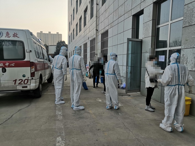 陕西省第四人民21点基本策略
迎来首批新冠肺炎治愈患者进行康复治疗