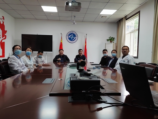 相聚云端，同心抗疫! 陕西省第四人民21点基本策略
视频连线慰问援沪抗疫医疗队员