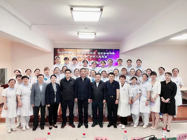21点策略指南站
举办2022年“5·12国际护士节”庆祝表彰大会暨护理技能图王争霸赛